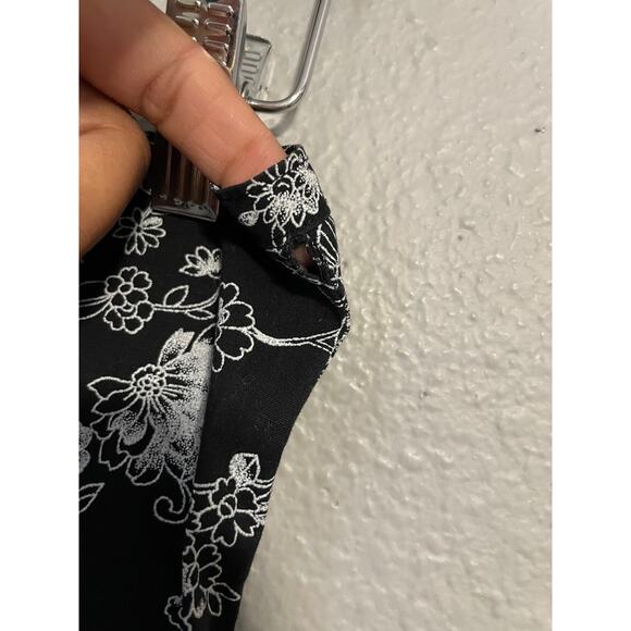 Rave Skirt Womens Small Black White Floral Flare USA Y2K 2000s Whimsigoth FLAW - Picture 2 of 8